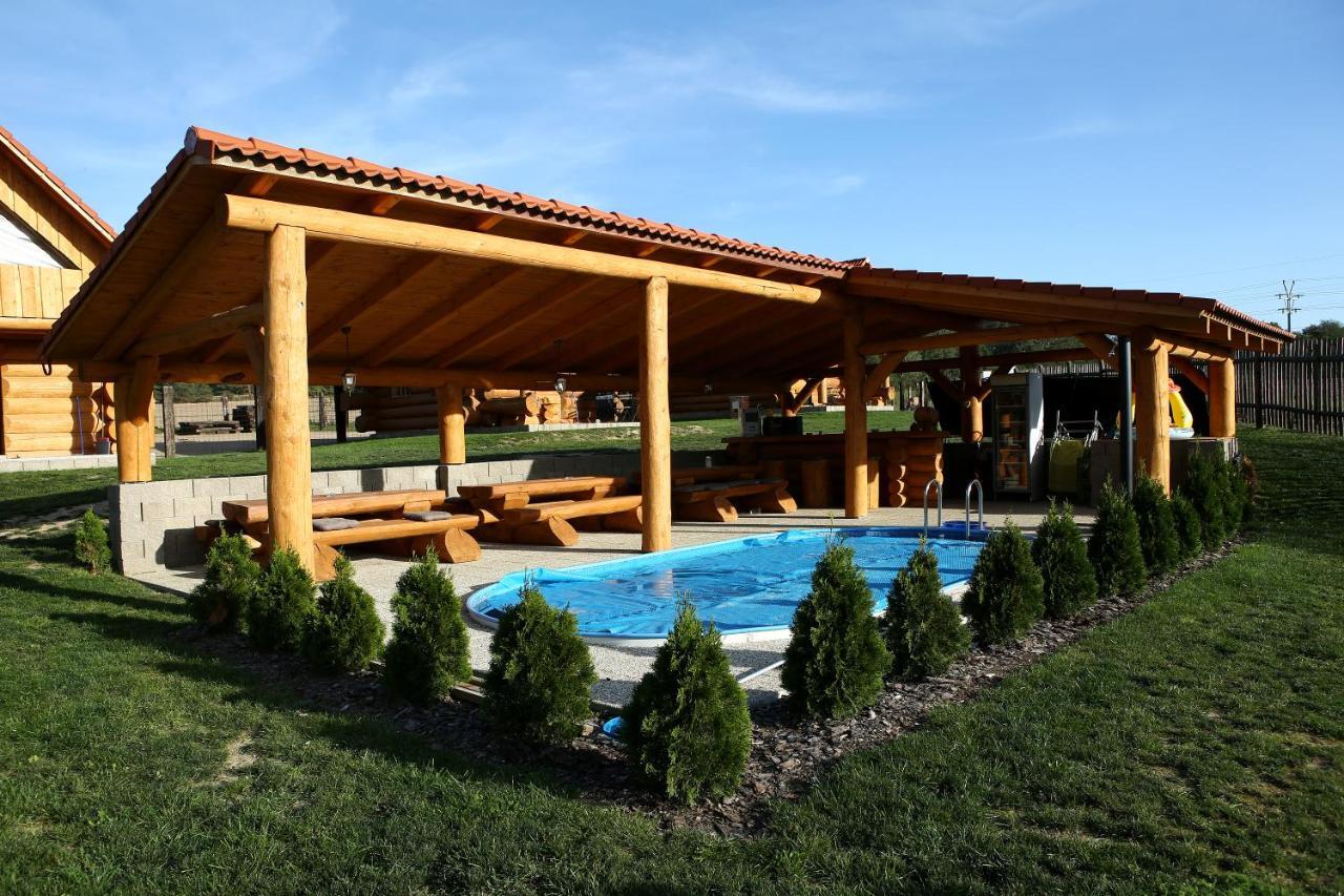 Na Samote Ve Srubu Villa Plzen Exterior photo